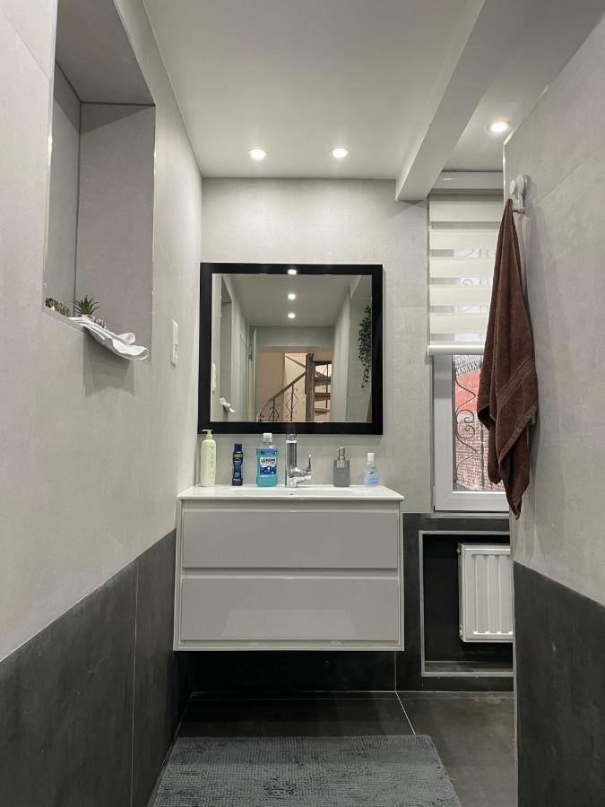 Duplex Situe A 2Min De La Gare Du Nord Apartment Brussels Ngoại thất bức ảnh